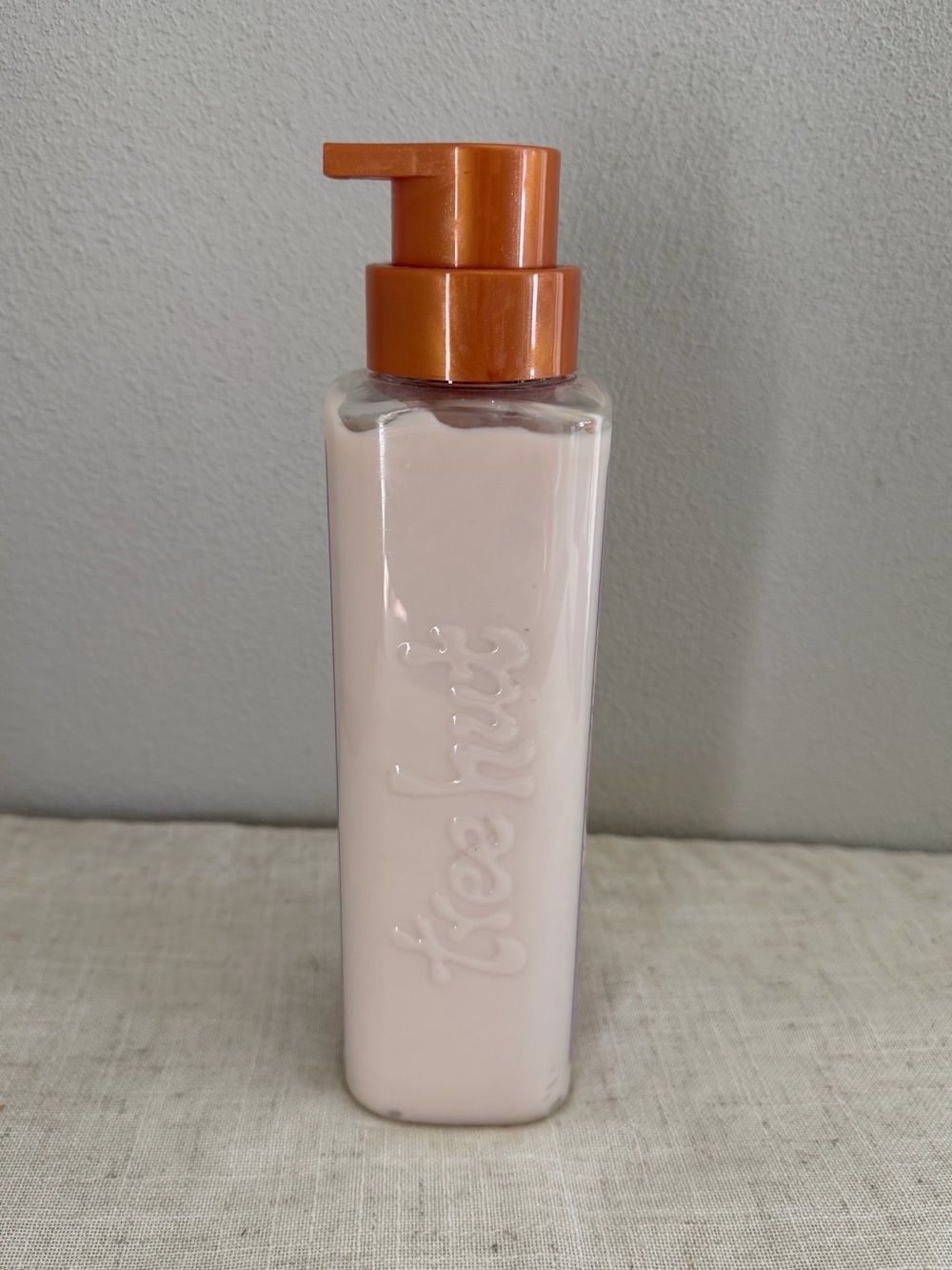 tree hut Cinnamon Dolce Hydraglow Body Lotion NWT - Picture 4 of 6